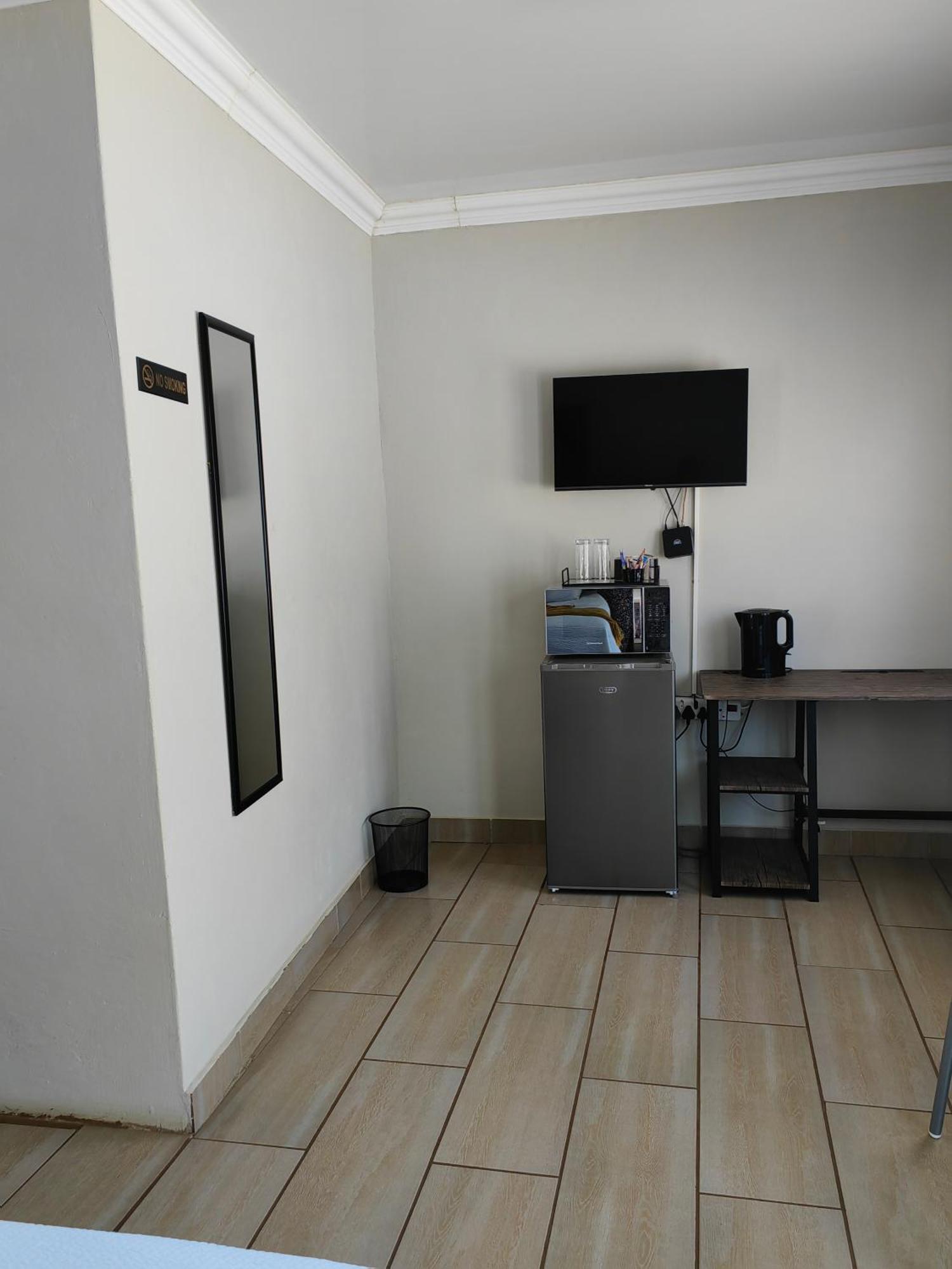 Back Of The Moon Guesthouse Kuruman Eksteriør billede