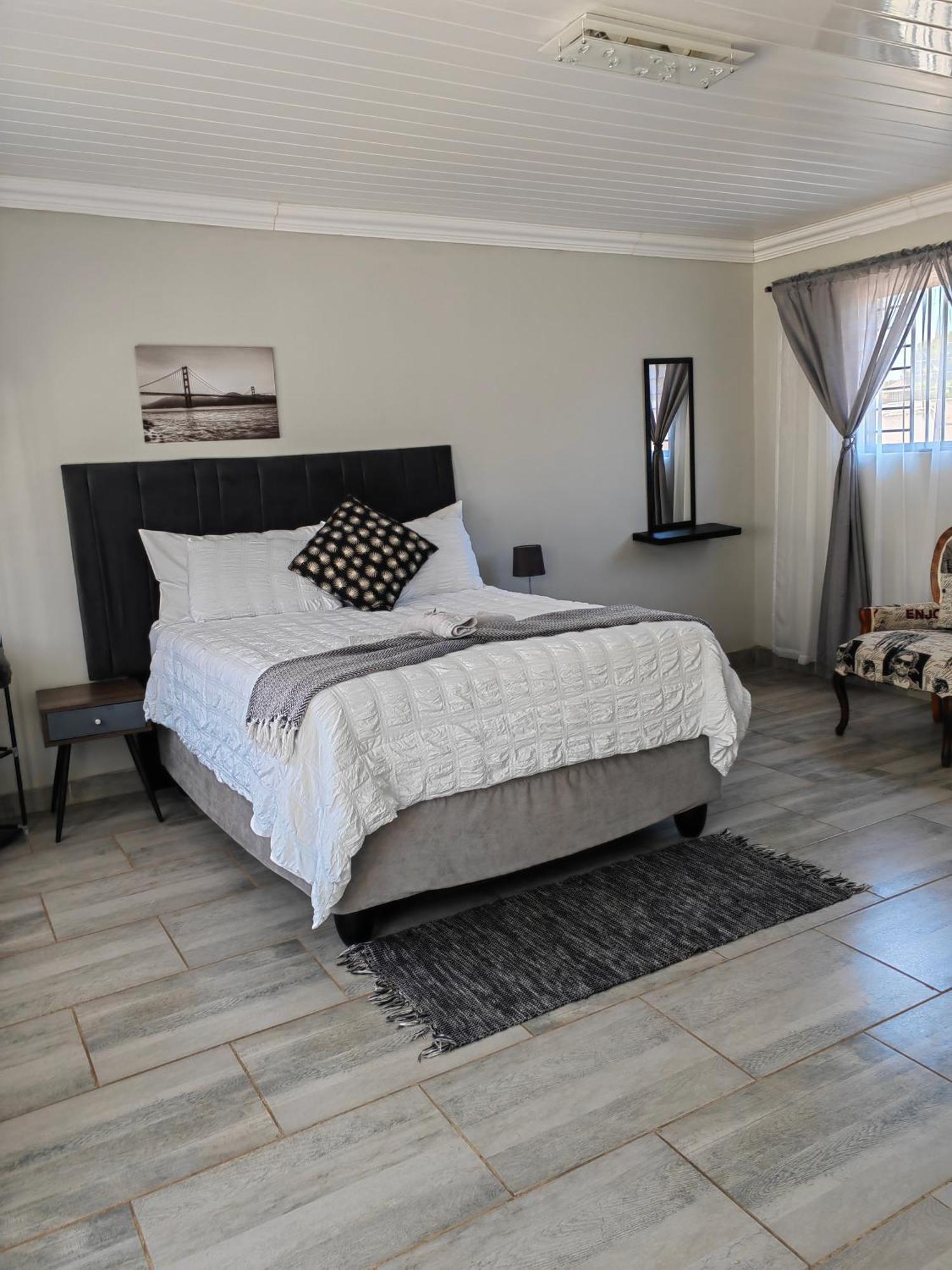 Back Of The Moon Guesthouse Kuruman Eksteriør billede